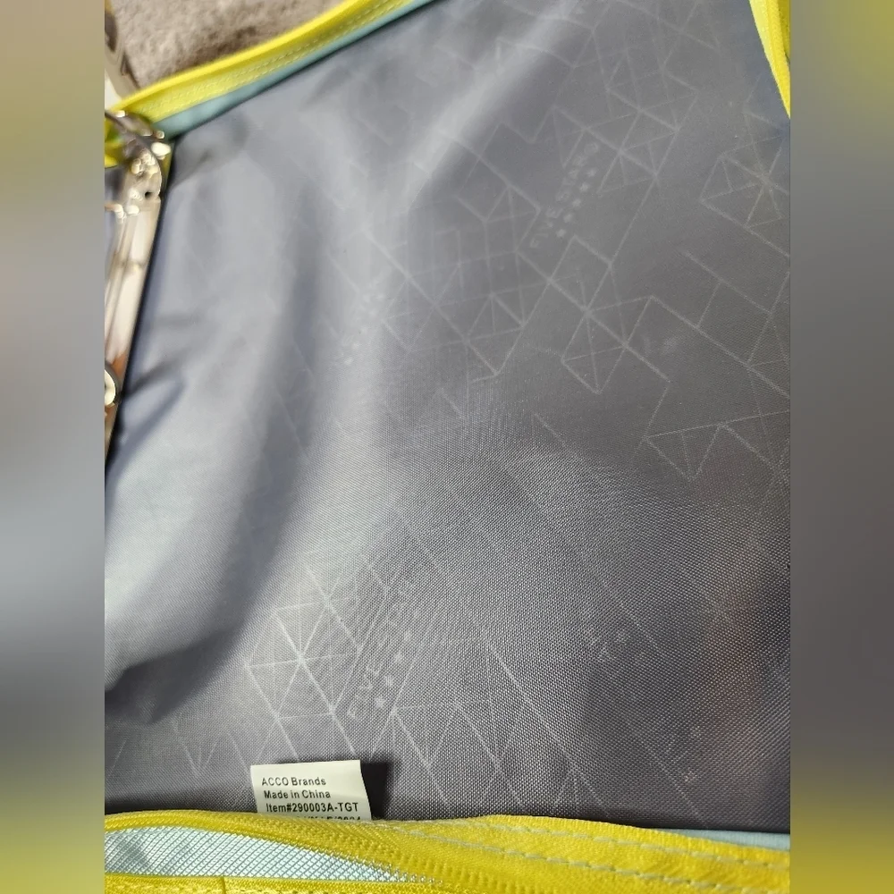 Five Star Multi Pocket 2” Zipper Binder Yellow & Green 530 Sheet Capacity